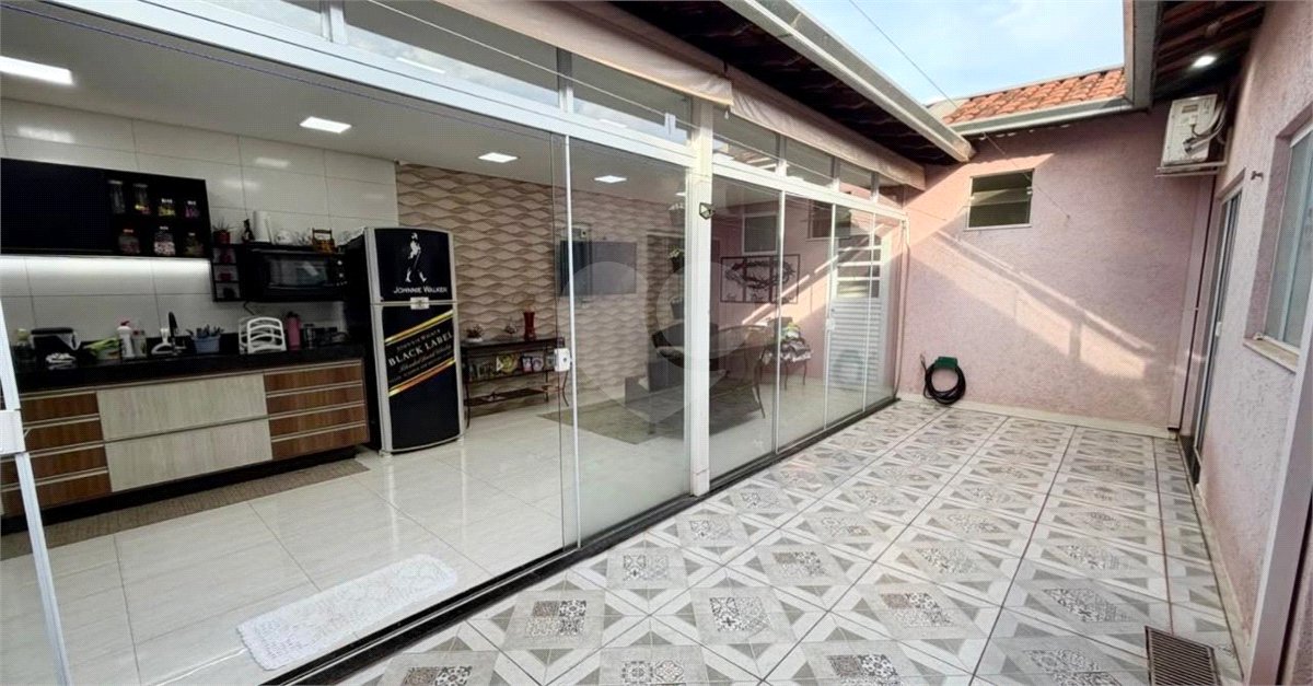 Casa à Venda – Parque Fehr