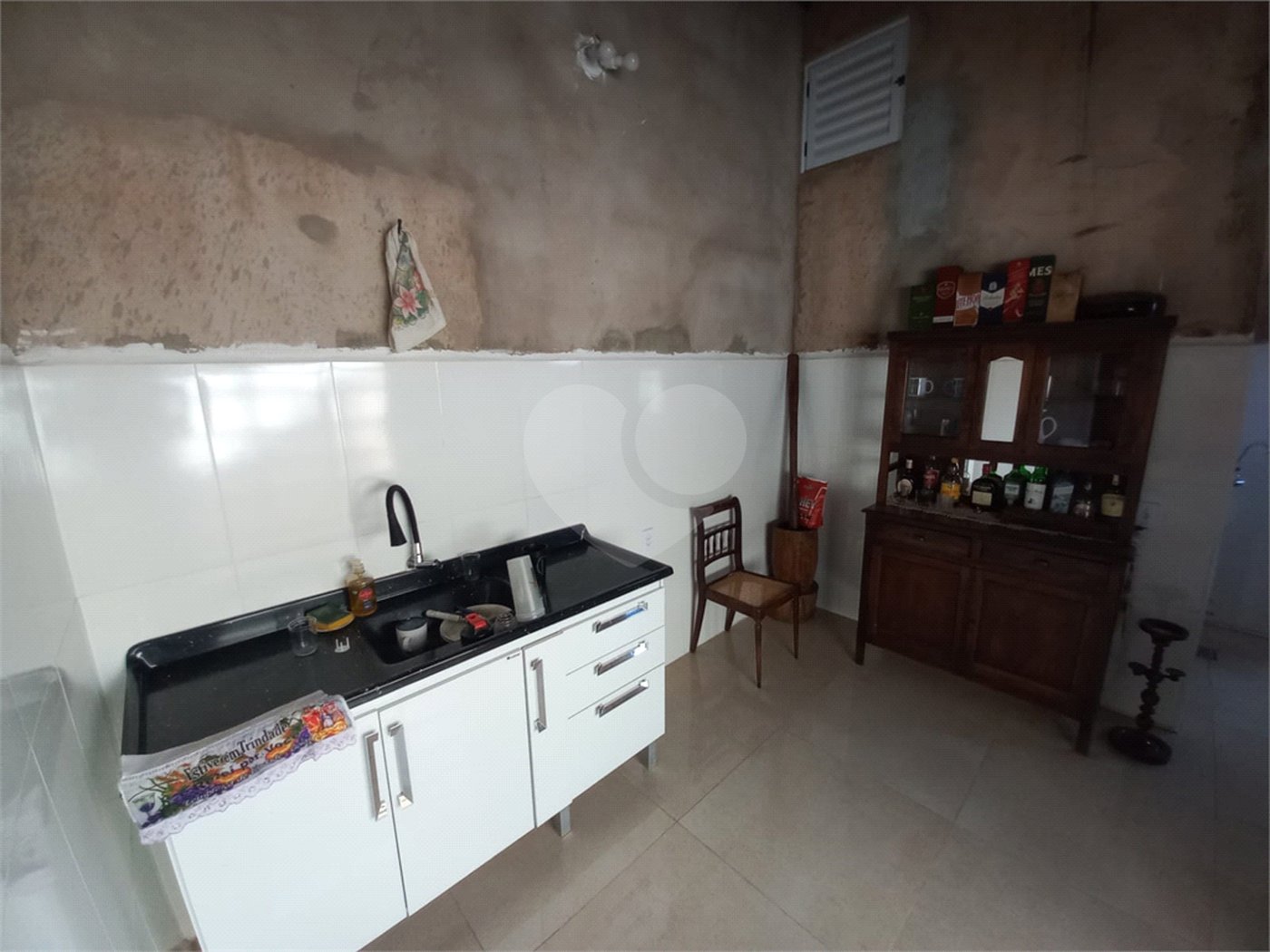 Casa térrea com 2 dormitórios.