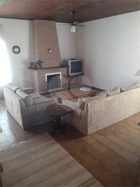 Casa Térrea com 3 quartos sendo 1 suíte. 1.400m² A/T. Jardim Floresta, Atibaia, SP