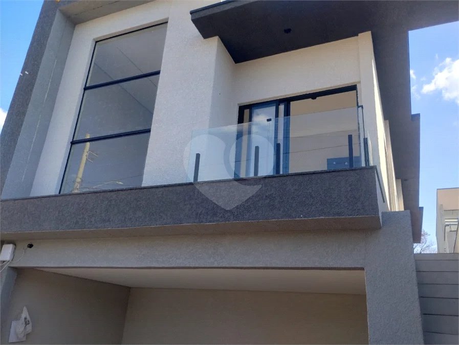 Casa em Atibaia com 3 dormitórios (1 suíte), sala 2 ambientes, piscina, 2 vagas de garagem, aceita financiamento