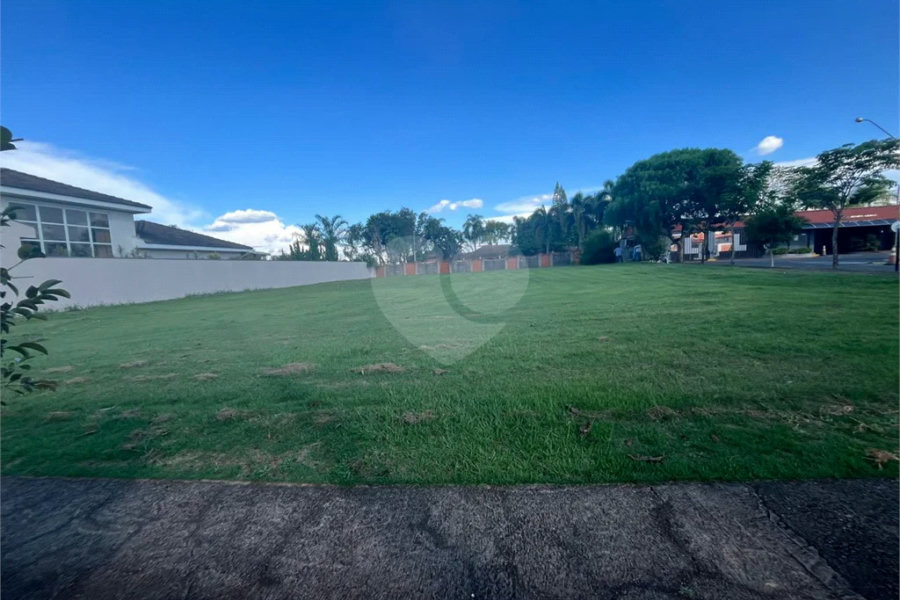 Terreno à venda no Condomínio Park Campestre I em Piracicaba/SP.