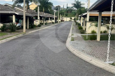 Casa em Condômino com 3 suítes para Locação