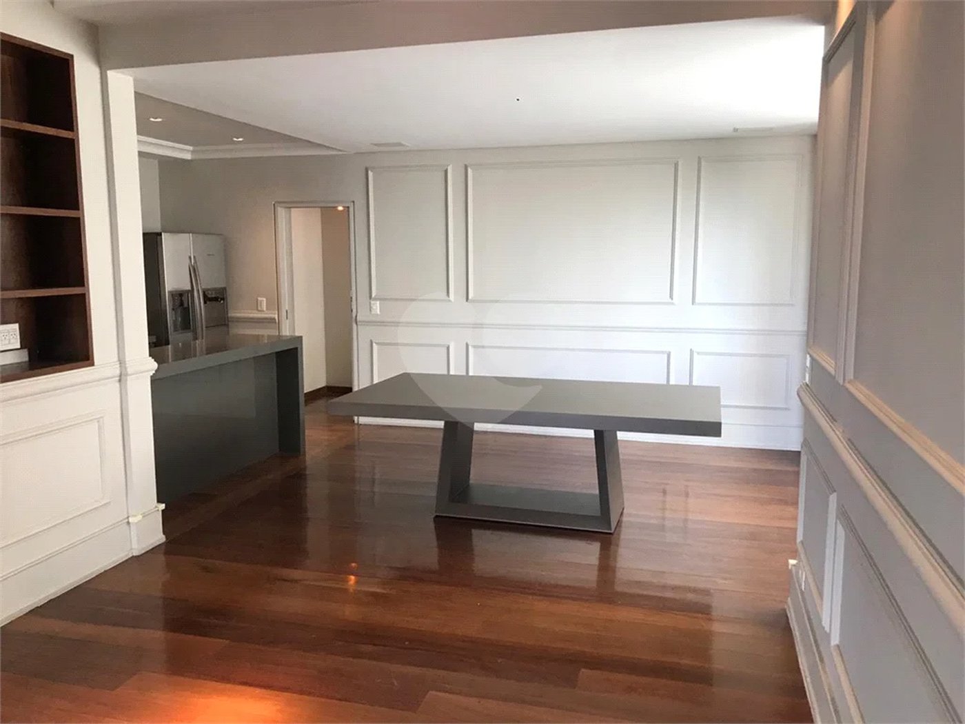 Apto 220 metros no Campo Belo. varanda, 5 vagas, 3 suítes. Visite