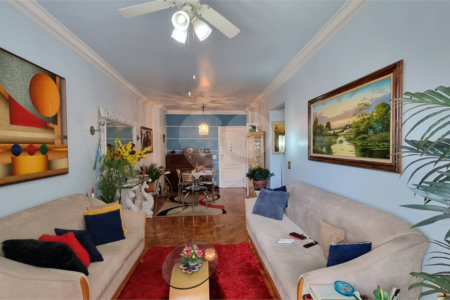 Apartamento à Venda na Bela Vista com 60m², Excelente Localização e Potencial de Reforma