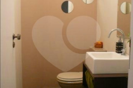 APARTAMENTO UM POR ANDAR!