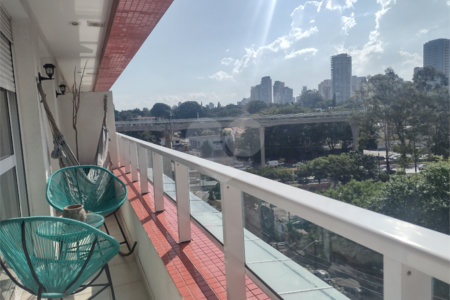 Apartamento à venda com 2 suítes em Campo Belo, São Paulo, SP