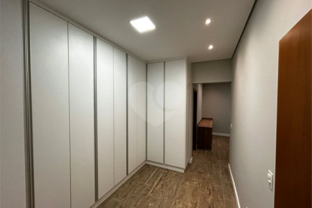 Casa para venda no condomínio de alto padrão Damha III,