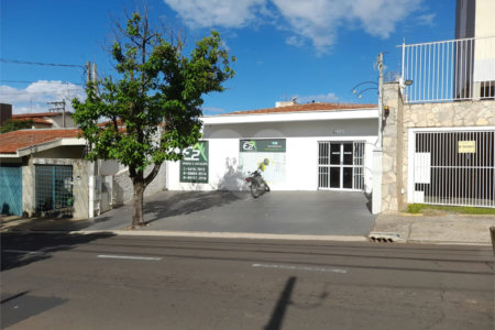 Imóvel Comercial na Rua Episcopal – Localização Estratégica em São Carlos