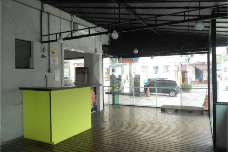 Terreno na Barra Funda. Espaço para posto de gasolina e farmácias em ótima localização