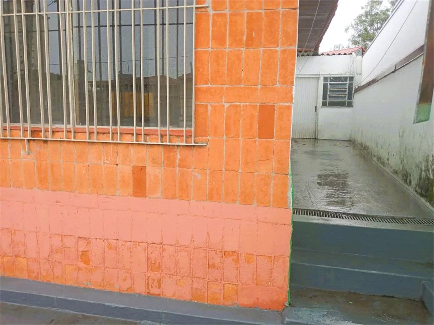 Casa à venda ou para alugar com 7 quartos, sendo 2 suítes,  em Jardim Peri Peri, São Paulo, SP