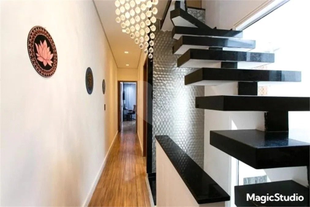 Casa com 153m², 3 dormitórios, sendo 1 suíte, 4 vagas, à venda na Penha.
