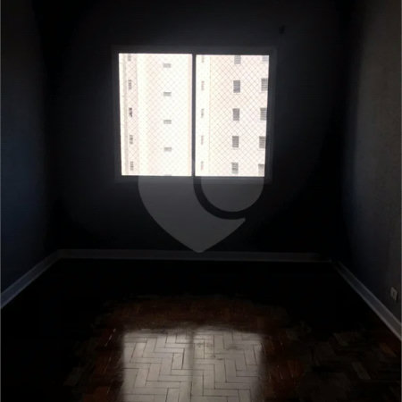 Apartamento à venda 140 m do Metro Anhangabaú