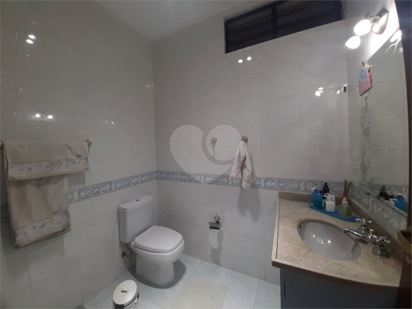 Casa térrea assobradada em rua fechada no Mandaqui - 3 quartos, 1 suite, 3 vagas