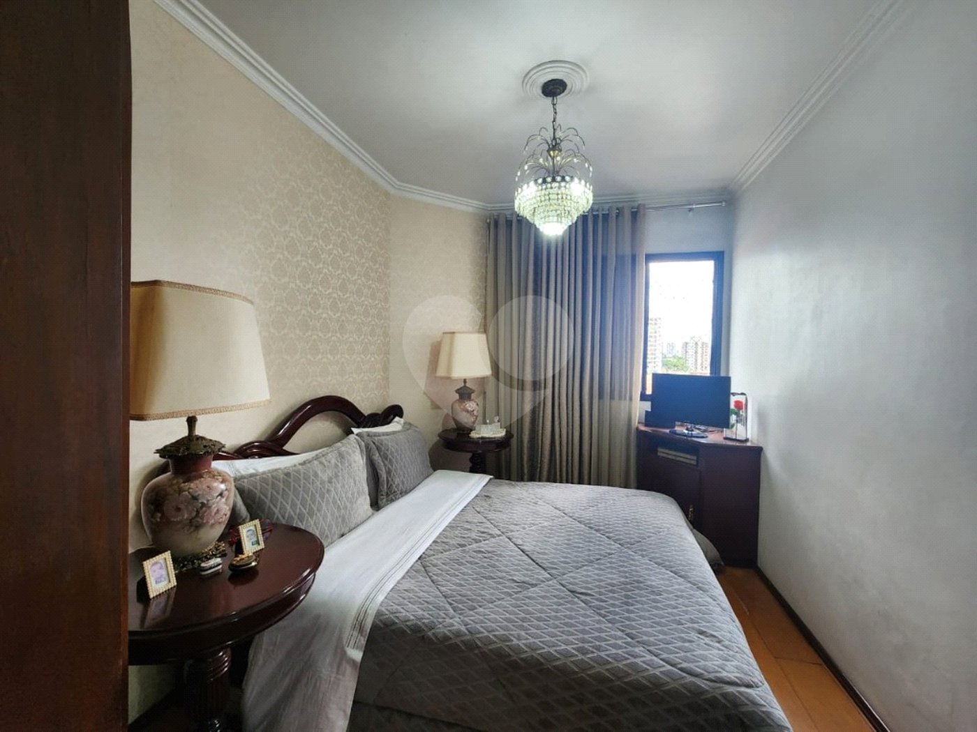Apartamento com 70m² , 2 dormitórios , sendo 1 suíte , 2 vagas , à venda no Bosque da Saúde.
