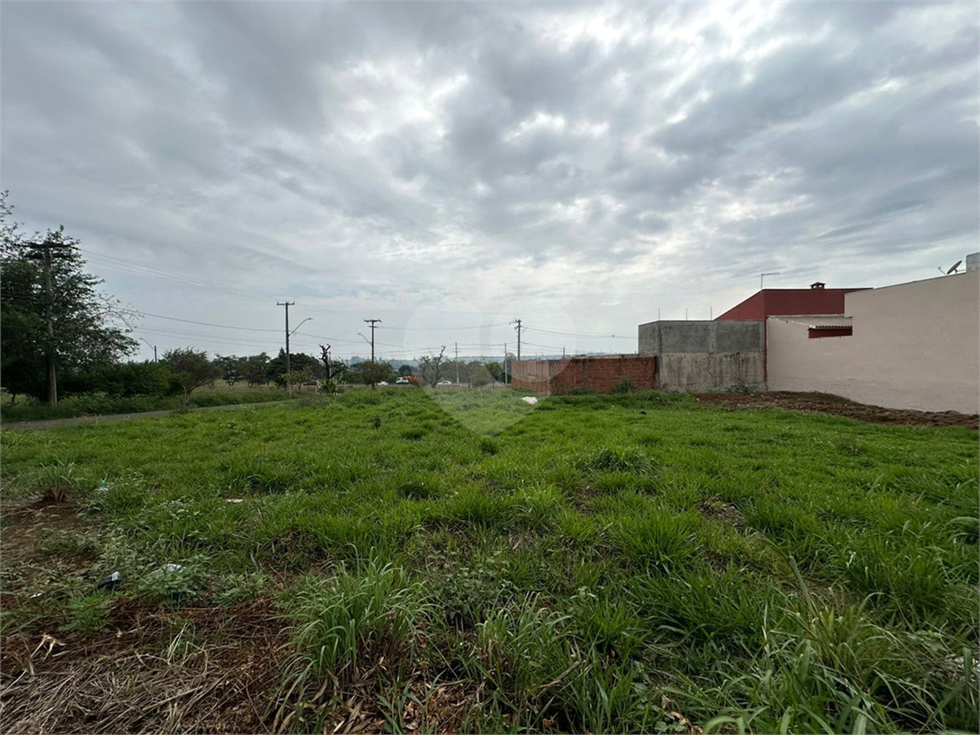 Terreno á venda, com 197m2, no Bairro Parque Primavera em São Carlos.