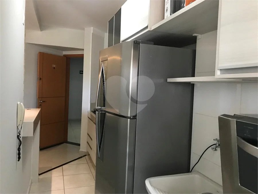 APARTAMENTO MOBILIADO EM FRENTE AO SHOPPING 02 DORMITÒRIOS