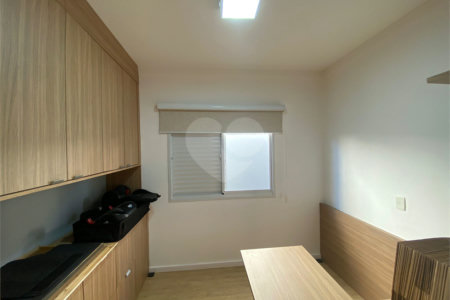 Casa térrea com piscina para venda no Condomínio Quebec.