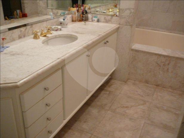 APARTAMENTO UM POR ANDAR!