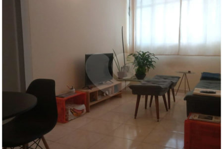 Apartamento mobiliado com 49 m² de área útil, 1 quarto, à venda na Bela Vista