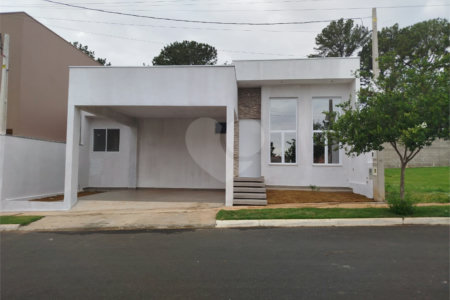 Casa em condominio em reta final de obras
