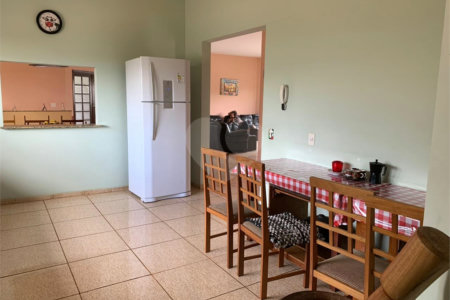 Casa ampla à venda no Vale das Flores em Atibaia