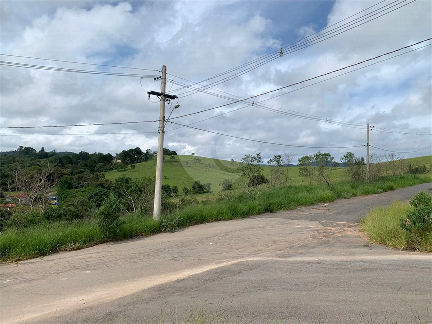 Terreno de Esquina em Loteamento Novo - Oportunidade de Valorização!