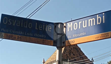 Sobrado à venda com 5 quartos, sendo 1 suíte,  em Morumbi, São Paulo, SP