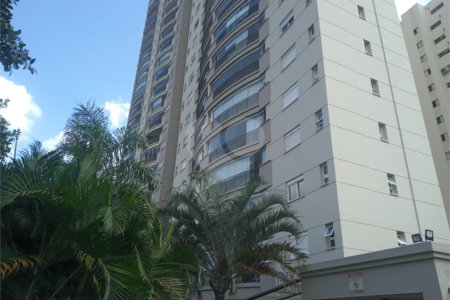 Apartamento 3 dormitórios, região do Campo Belo. Condomínio com laser completo.