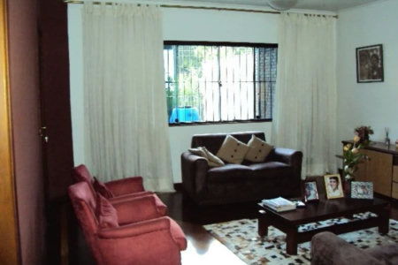 Sobrado à venda 400m² com 4 quartos, sendo 2 suítes, 6 vagas no Jardim Peri Peri próximo metrô Vila Sônia