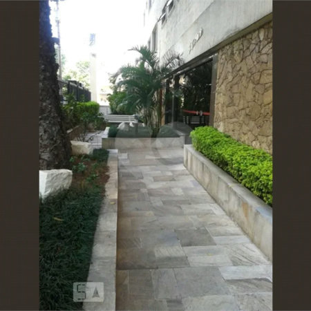 Apartamento no Cambuci com 2 dormitórios e vaga à venda