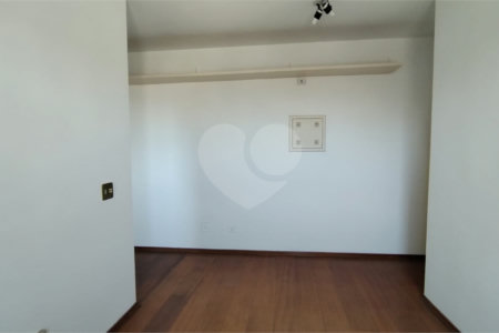 Apartamento à venda na Saúde, com 1 quarto e 1 vaga