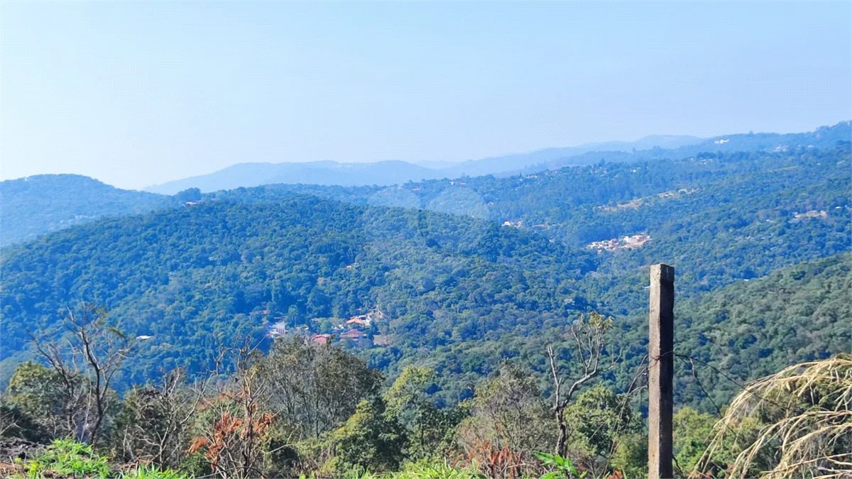 Casa á venda em condominio em Caieiras SP