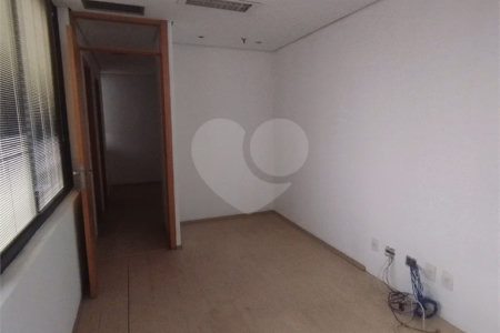 Sala comercial para locação no Jardim Paulista, 90 m², 2 garagens