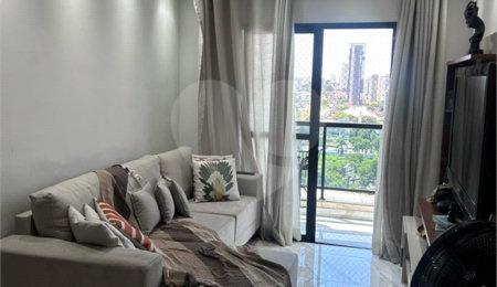 Apartamento à venda com 3 quartos, sendo 1 suíte, em Vila Regente Feijó, São Paulo, SP