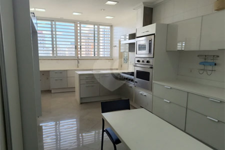 Apartamento em Higienópolis com 4 quartos e 3 vagas