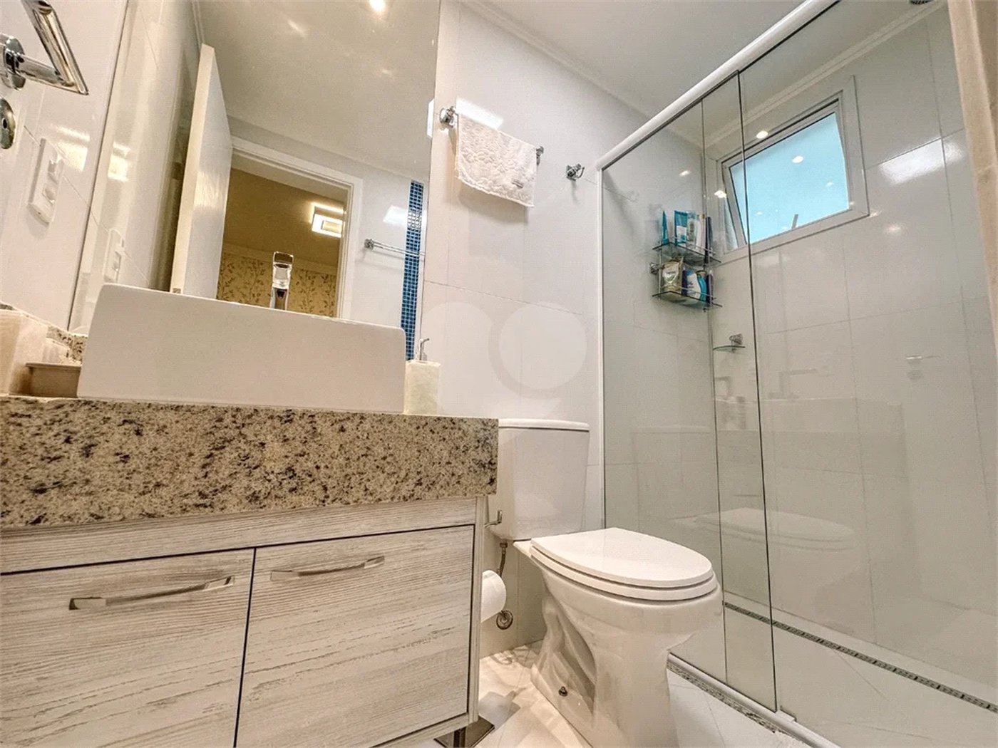 Apartamento à venda com 3 quartos, sendo 2 suítes,  em Riviera de São Lourenço, Bertioga, SP