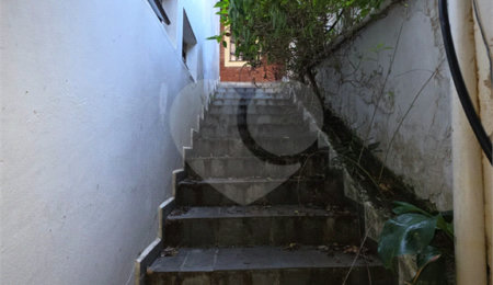 Sobrado à venda com 3 quartos, sendo 1 suíte,  em Vila das Mercês, São Paulo, SP