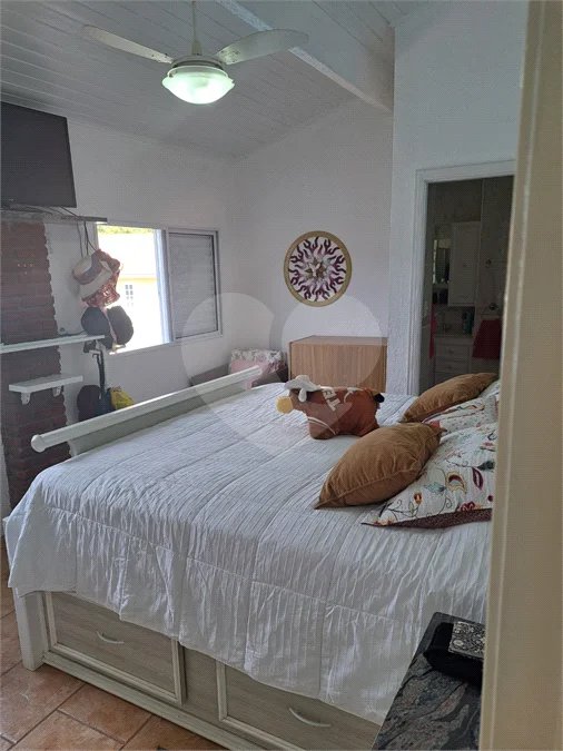 Casa Ampla com 5 Dormitórios, Piscina e Lazer Completo em Terreno de 1.260 m²