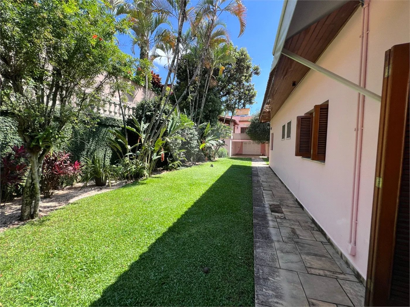 CASA TÉRREA ALTO PADRÃO NO TREMEMBE