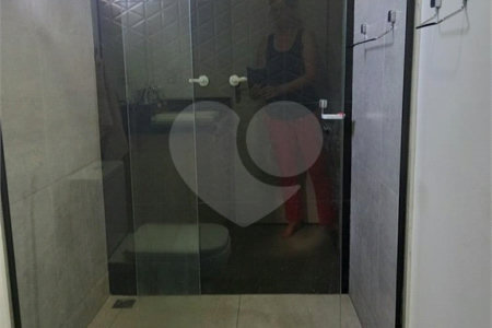 Sobrado à venda com 5 quartos, sendo 3 suítes, em Residencial Jatobás, Louveira, SP