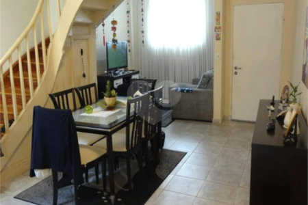 Sobrado á venda com 147 m² - Belém