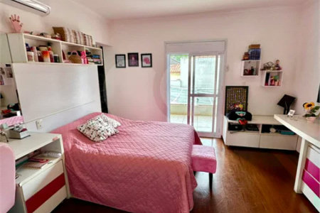Casa de Alto Padrão à Venda no Parque dos Pássaros – 350 m²