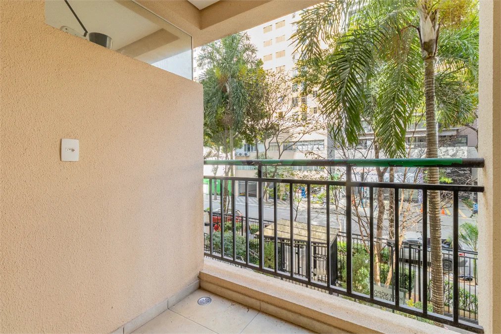 **Apartamento reformado em Higienópolis | 75 m² | 2 dormitórios | 2 banheiros | 1 vaga**