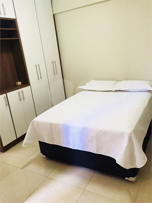 VENDE-SE STUDIO MOBILIADO CENTRO DE SÃO CARLOS.