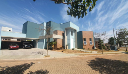 Casa à venda com 3 quartos, sendo 1 suíte,  no condomínio Reserva Aquarela, São Carlos - SP