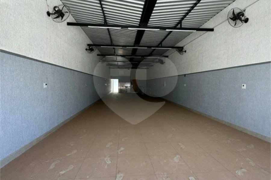 Salão Comercial para locação no Vila Industrial.