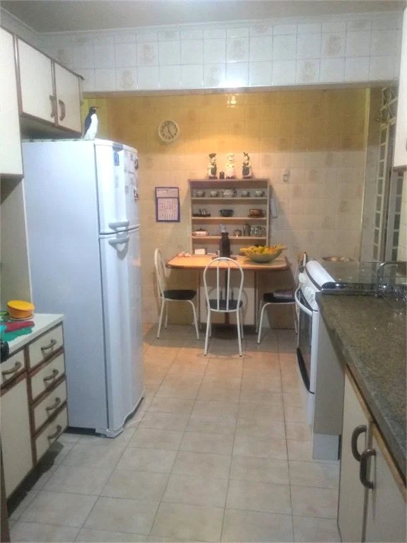 EXCELENTE OPORTUNIDADE - Casa térrea