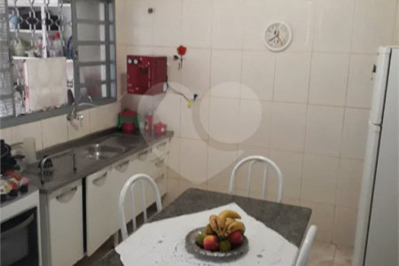 Casa térrea com amplo terreno