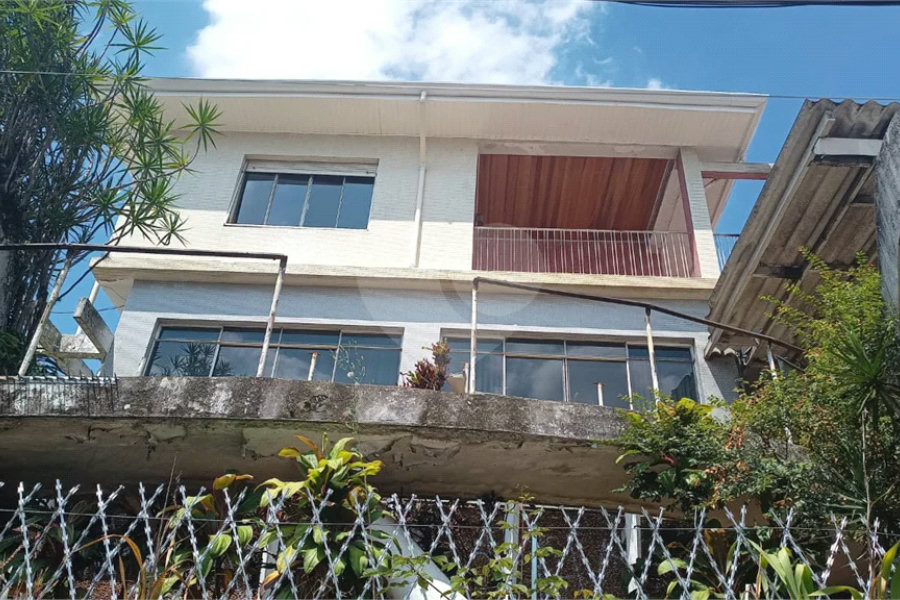 Casa locação, com 3 quartos, 10 vagas no Jardim Floresta - São Paulo/SP