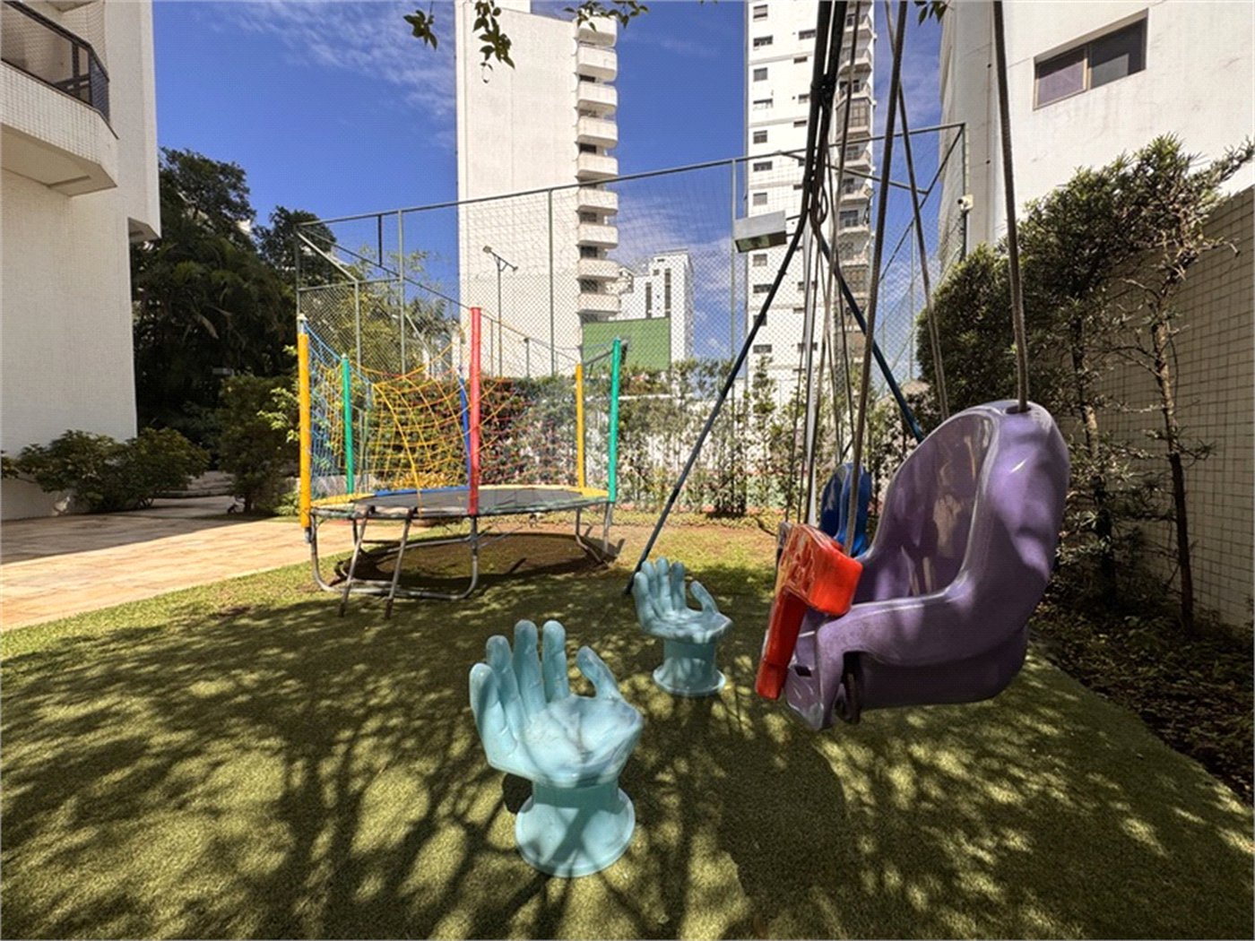 Higienópolis: Apartamento de 350 m2, 4 suítes, 5 vagas.
